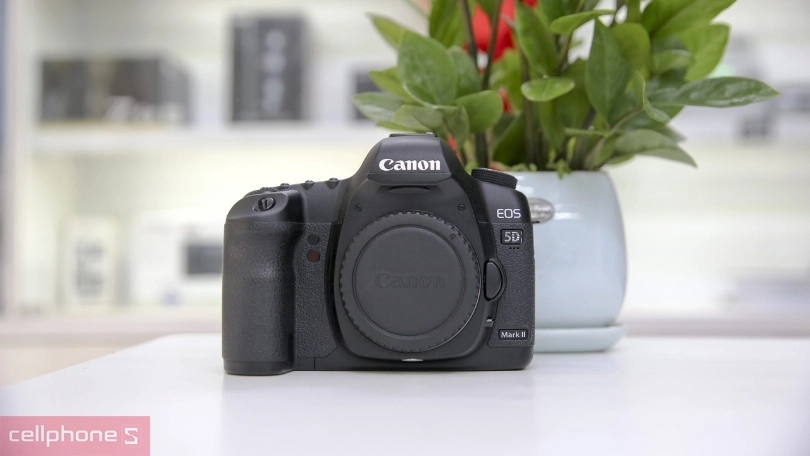 Thiết kế máy ảnh Canon EOS 5D Mark II Body