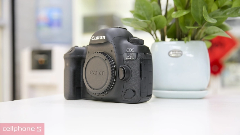 Cảm biến trên máy ảnh Canon EOS 5D Mark IV (Body)