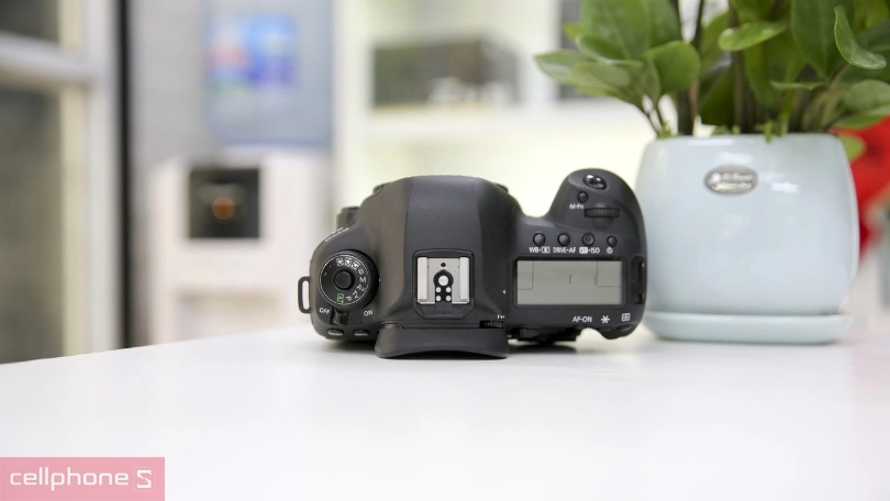 Chế độ quay chụp trên máy ảnh Canon EOS 5D Mark IV (Body)