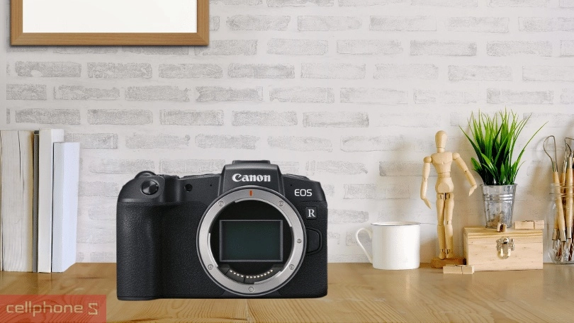 Máy ảnh Canon EOS RP - Ngàm ống kính RF nhỏ gọn và sắc nét