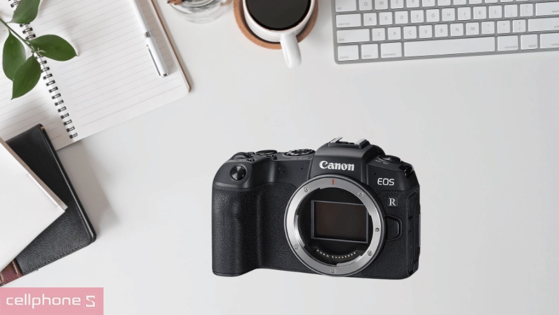 Máy ảnh Canon EOS RP - Ngàm ống kính RF nhỏ gọn và sắc nét