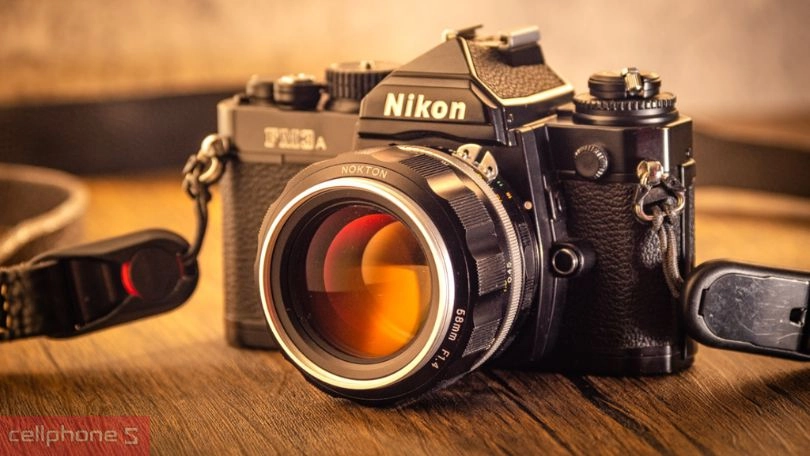 Máy ảnh cơ cổ điển