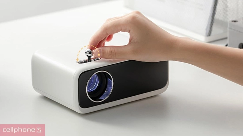 Máy chiếu mini Wanbo Mini Pro cho hình chiếu rõ nét, chất lượng