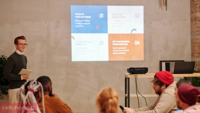 Phân loại máy chiếu chi tiết nhất