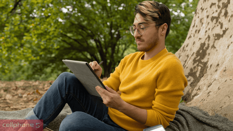 Khả năng tương thích và hỗ trợ đa định dạng của máy đọc sách Kindle Scribe 10.3 inch Premium kèm bút 32GB