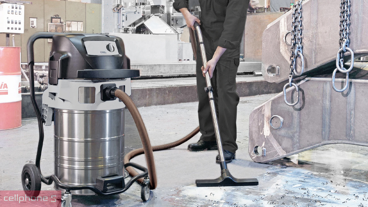 Máy hút bụi công nghiệp giúp làm sạch hiệu quả với mức tiêu thụ điện năng hợp lý 