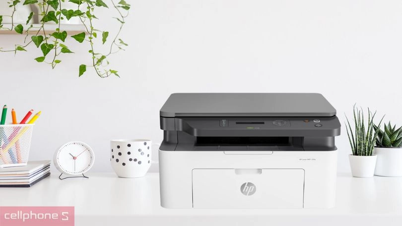 Máy in HP Laser MFP 135a Đa Chức Năng (4ZB82A) có thiết kế hiện đại, phù hợp nhiều không gian Máy in HP Laser MFP 135a Đa Chức Năng (4ZB82A) có thiết kế hiện đại, phù hợp nhiều không gian