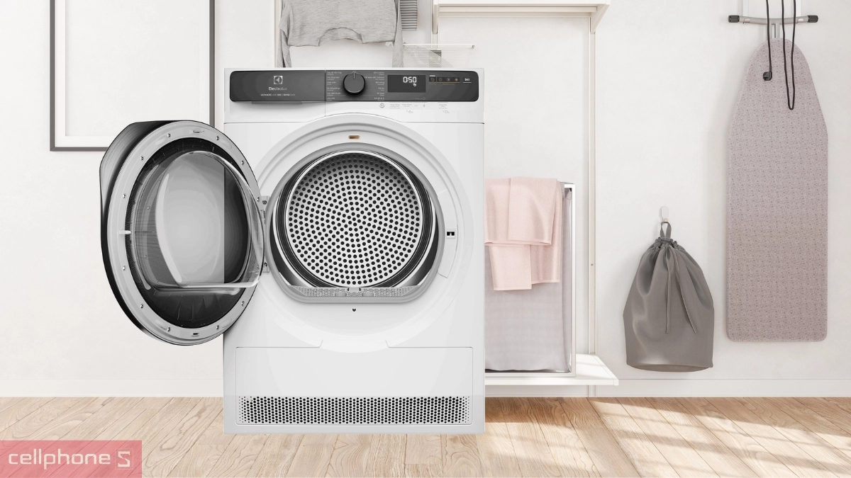 Sức chứa máy sấy bơm nhiệt Electrolux 8kg EDH803J5WC