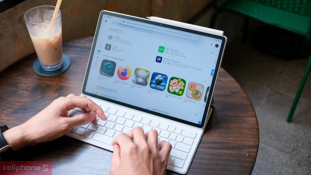 Bàn phím siêu nhẹ cùng HUAWEI M-Pencil Pro đa năng