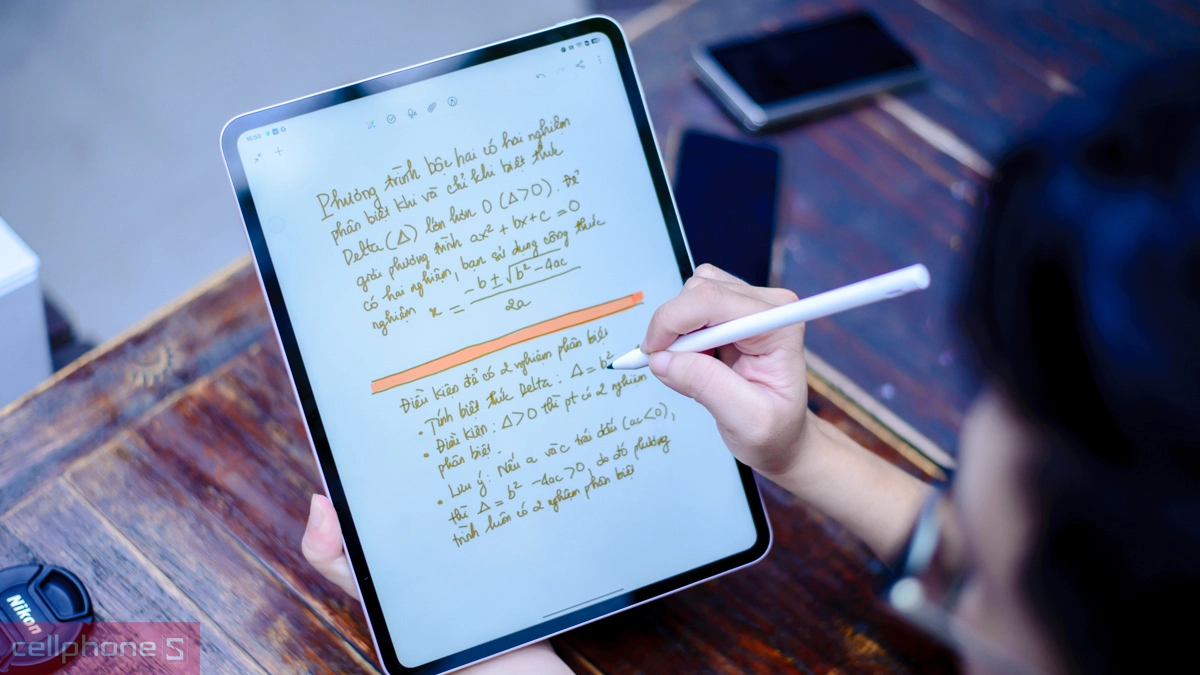 Độ sáng cao, mang lại trải nghiệm hiển thị ngoài trời rõ nét