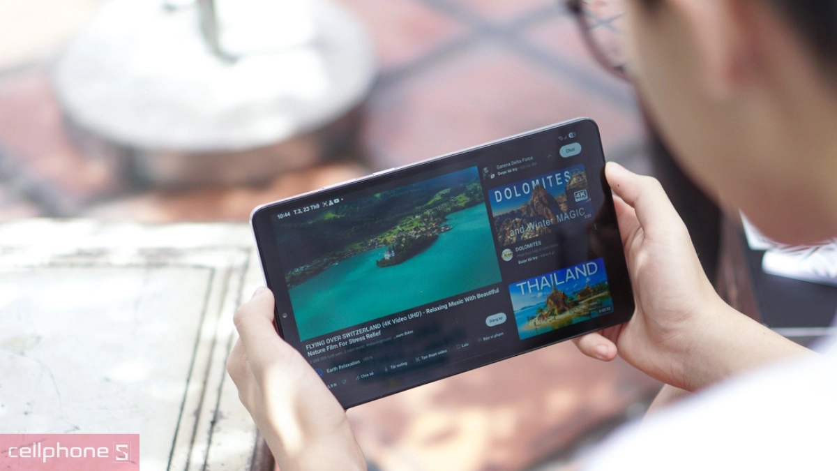 Thiết kế gọn gàng kết hợp màn hình rộng rãi