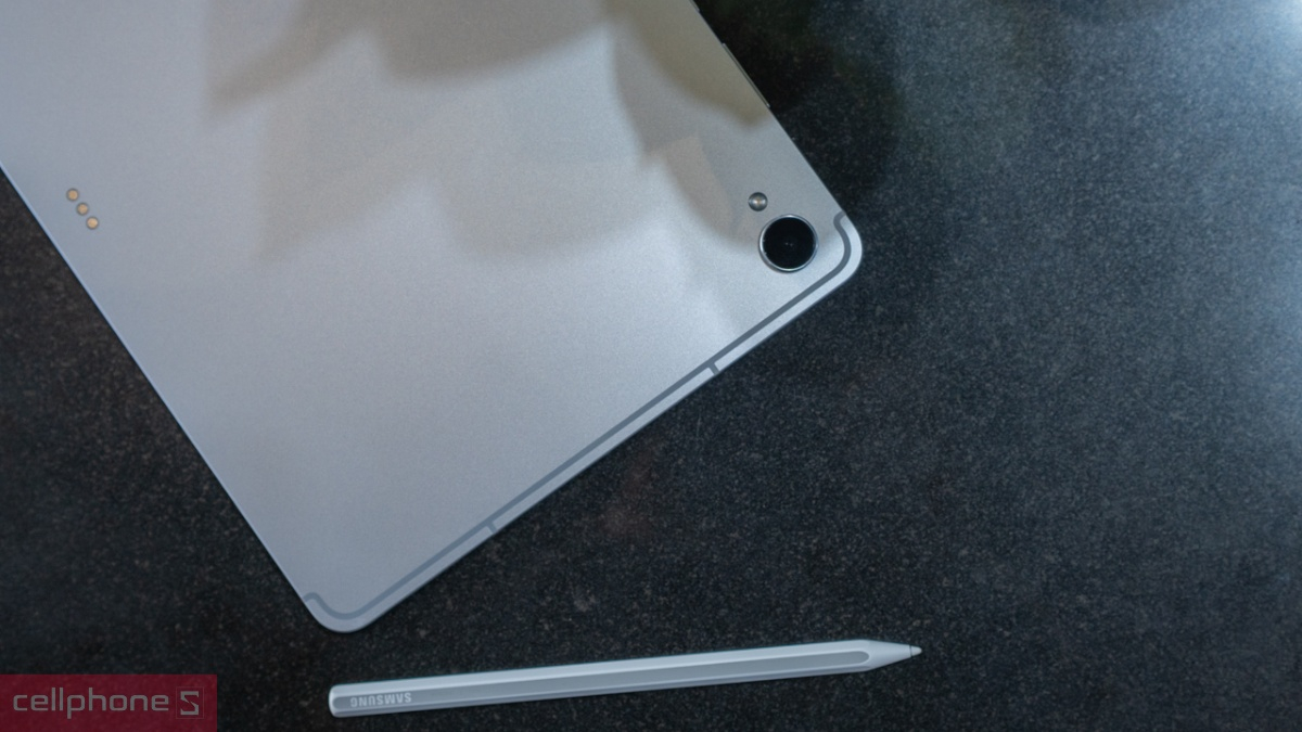 S Pen thế hệ mới trên Galaxy Tab S11 thiết kế lục giác không cần sạc