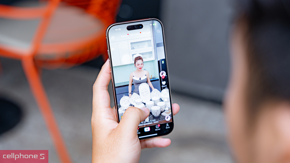 Chọn iPhone 16 Pro 256GB nếu ưu tiên thiết kế gọn nhẹ