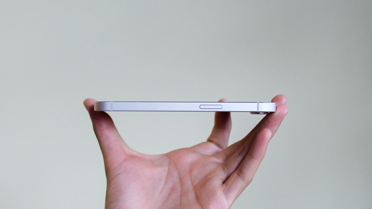 Lớp kính cường lực mới trên iPhone hạn chế trầy xước và nứt vỡ