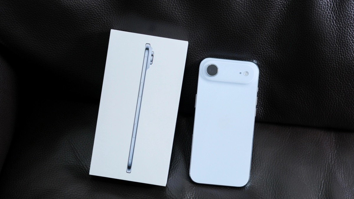 iPhone Air có thân máy mỏng nhẹ, chỉ trang bị một camera sau