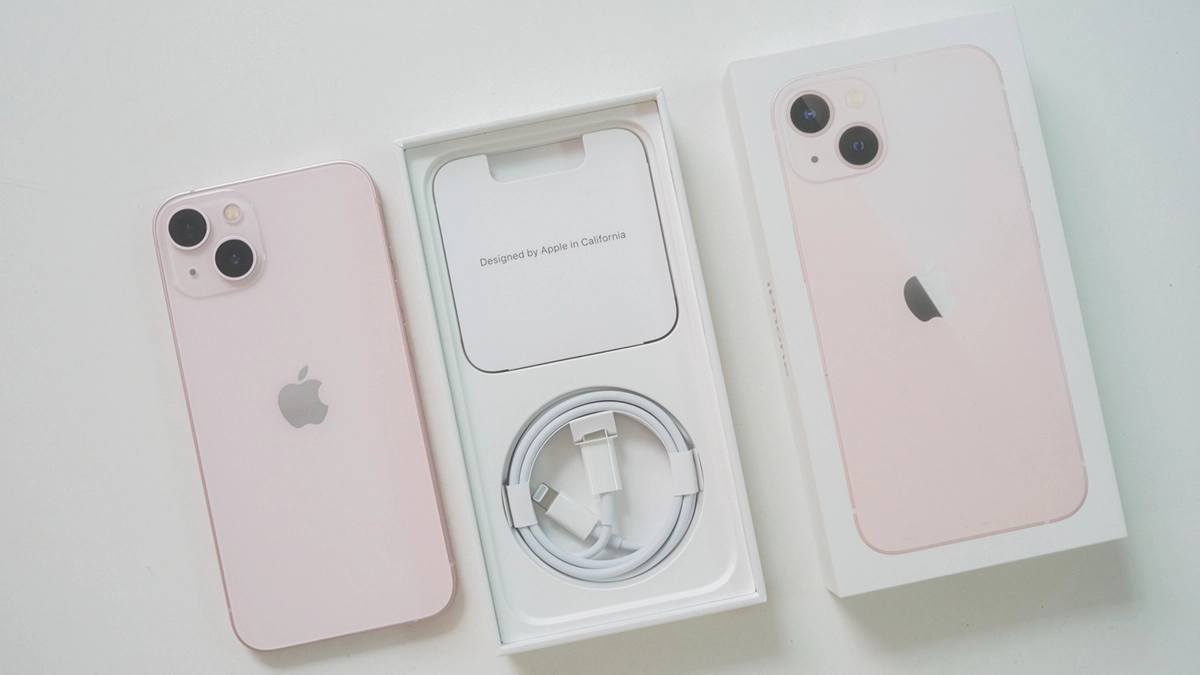 Sạc điện thoại iPhone 13 là sạc gì