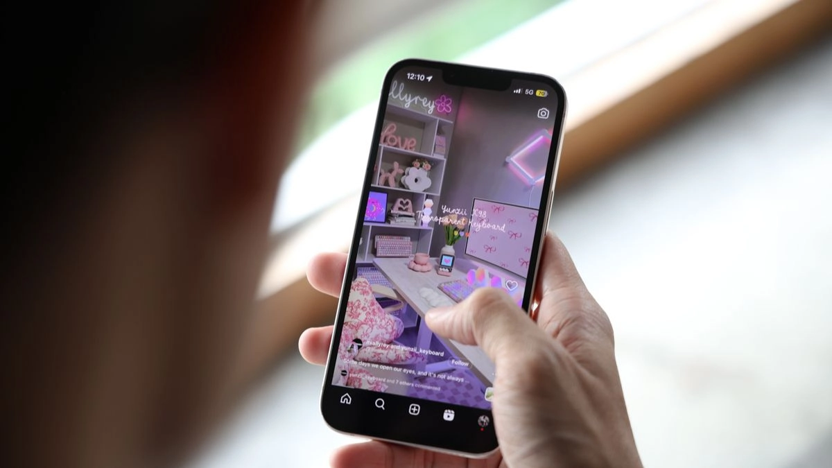 Màn hình điện thoại iPhone 13