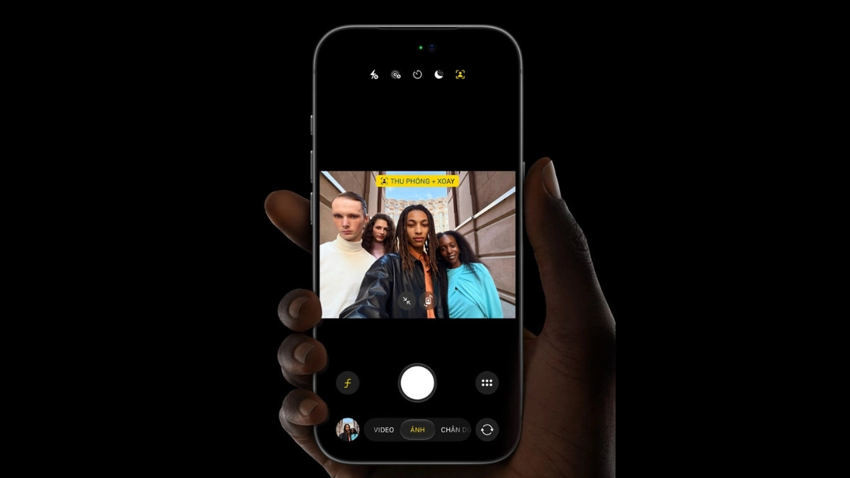 Camera trước 18MP Center Stage khẩu f/1.9 trên iPhone 18 Pro mở rộng khung hình khi selfie nhóm