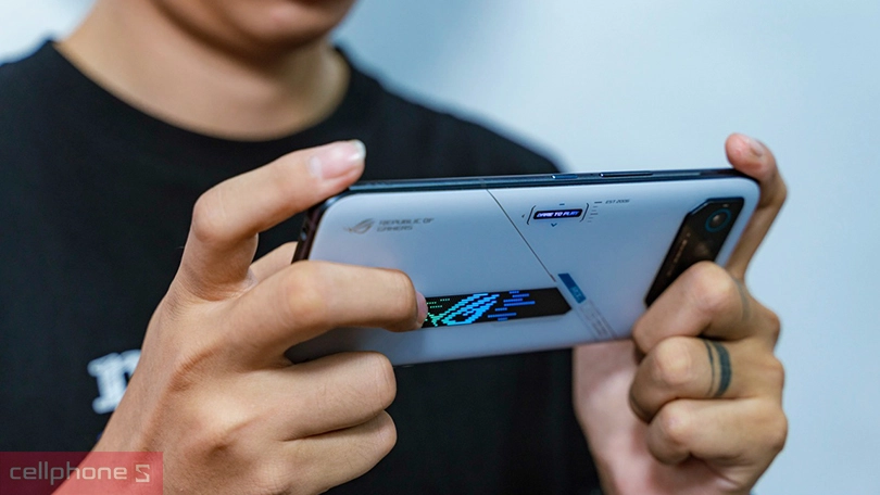 Đánh giá thiết kế ROG Phone 6
