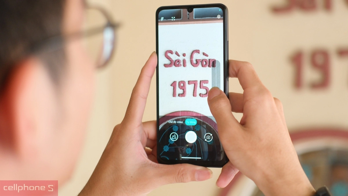 Giá thành của điện thoại Honor Play 10