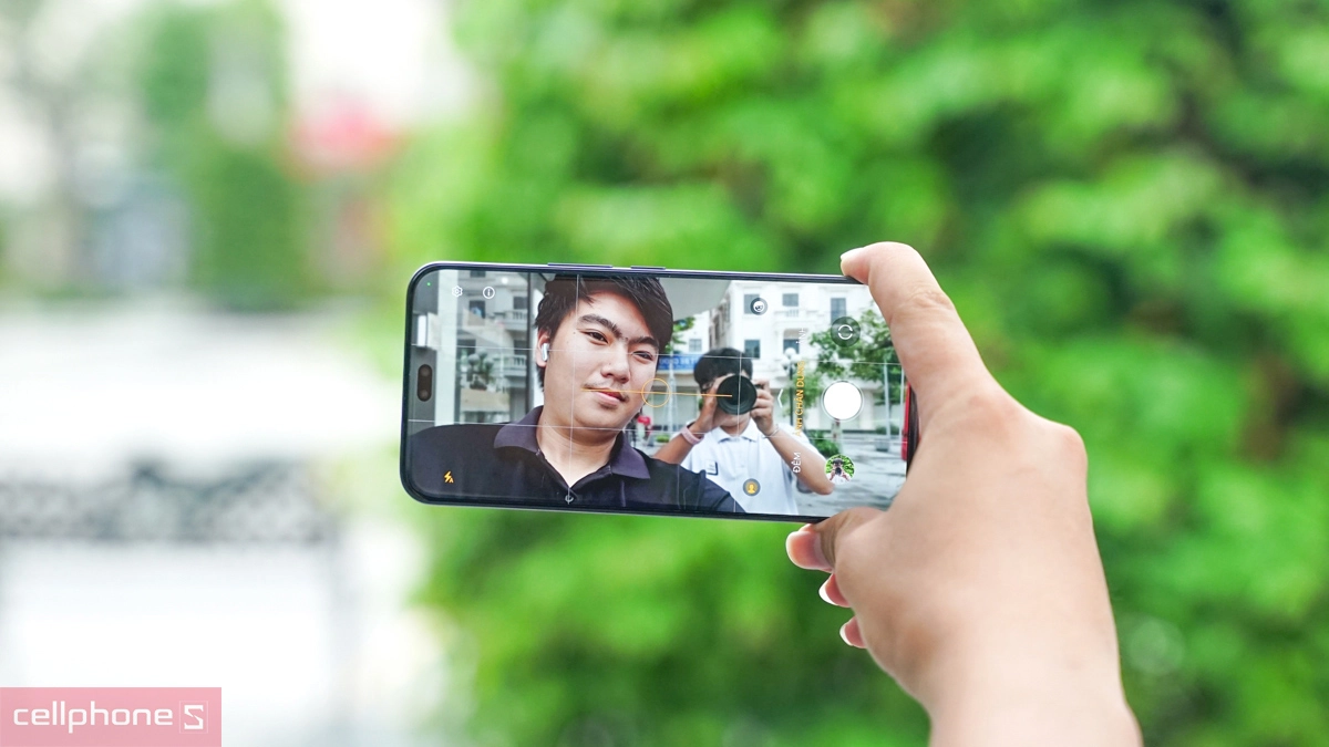 Camera trước 50MP (khẩu độ f/2.0)