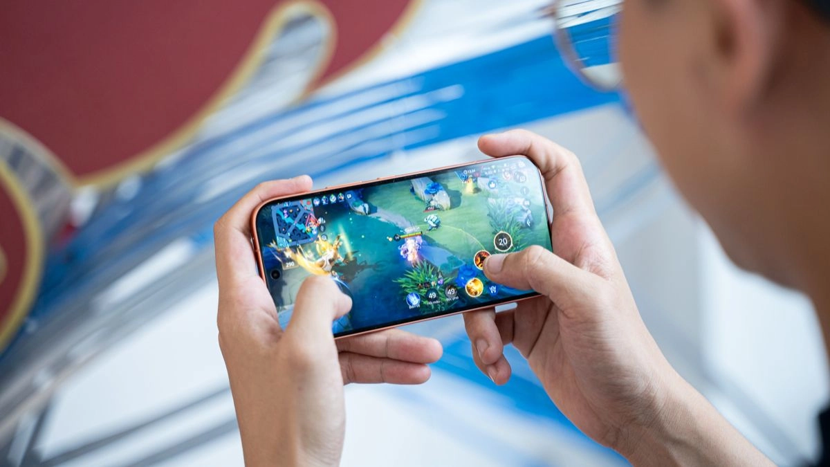 Honor 600 thao tác mượt mà khi chơi game Liên Quân