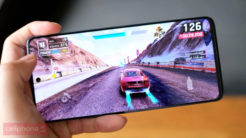 Cấu hình vượt trội với con chip Snapdragon, bộ nhớ RAM lớn