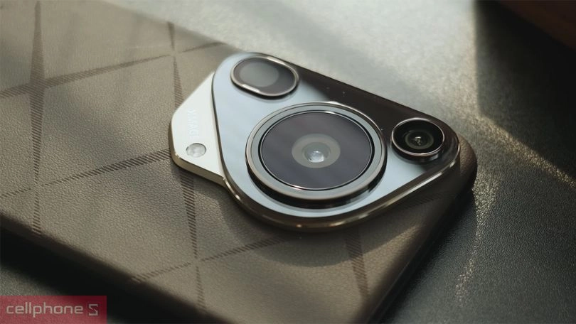 Pin và khả năng sạc của điện thoại Huawei Pura 70 Ultra