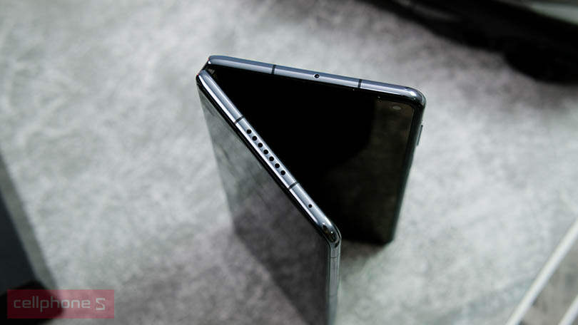 Pin lớn, sạc nhanh ấn tượng