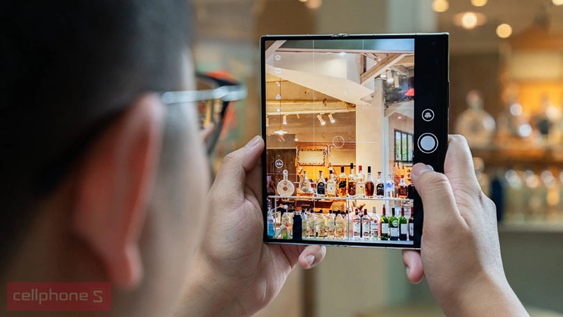 Chụp ảnh chất lượng với camera True-Chroma 50 MP