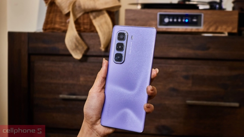 Điện thoại Infinix Hot 50 Pro Plus giá bán bao nhiêu tiền