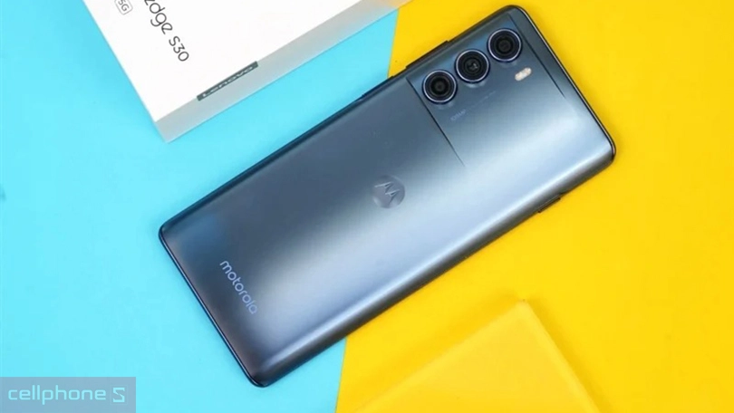 Motorola Edge S30 giá bao nhiêu tiền?