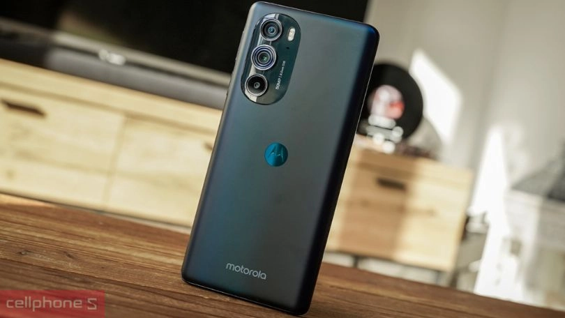 Đánh giá điện thoại Motorola Edge 30 Pro