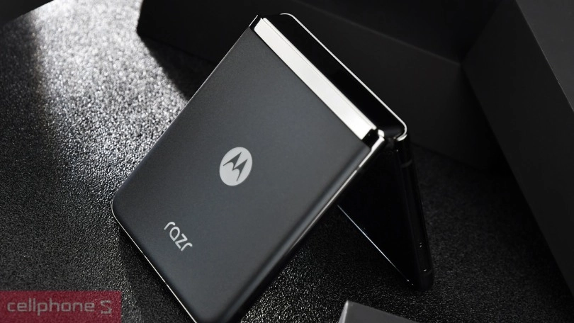 Motorola Razr 40 Ultra – Màn hình lớn, gấp gọn tiện lợi