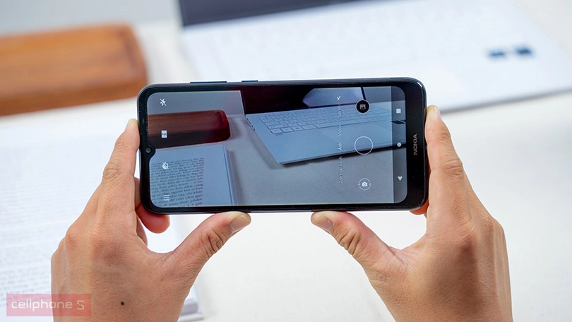 Camera trước, sau 5MP với nhiều chế độ chụp thông minh