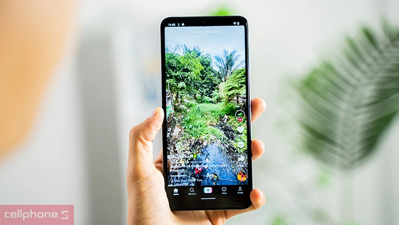 có màn hình hiển thị sắc nét và chân thực tới từng chi tiết