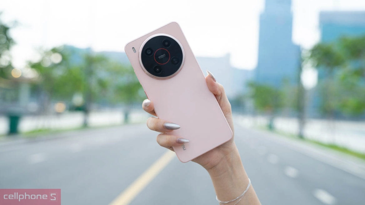 Điện thoại Nubia V70 Max giá bao nhiêu