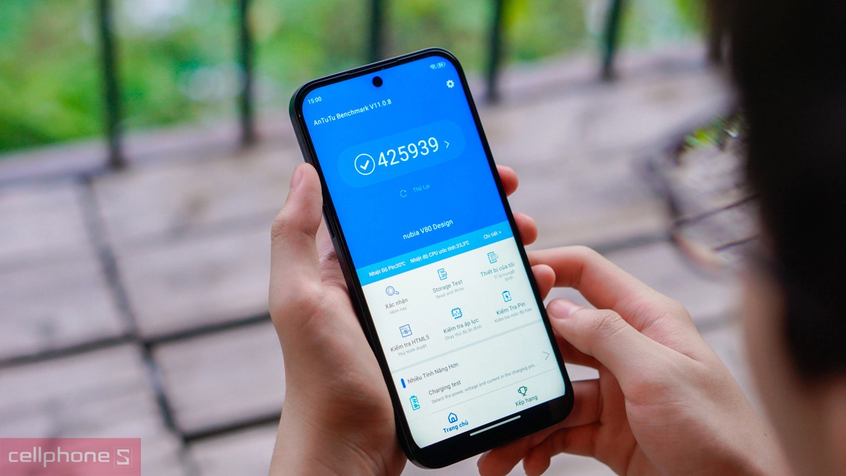 Nubia V80 Design có mấy phiên bản RAM, ROM