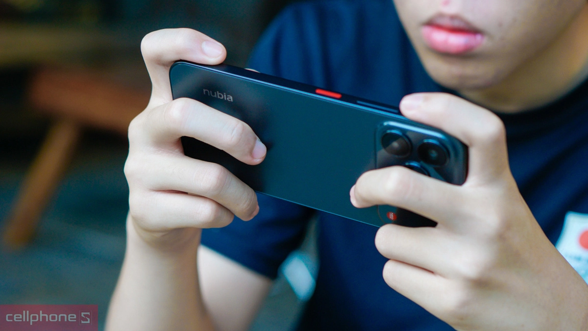 Pin khủng 5000mAh, công nghệ sạc thông minh