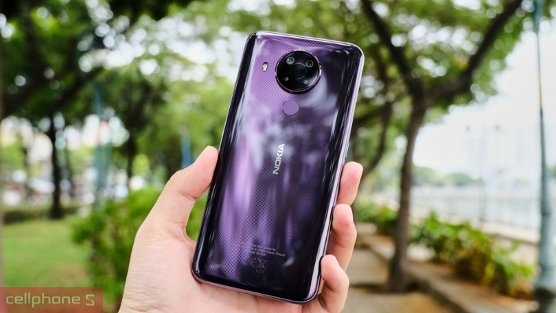 Cụm 4 camera sắc nét rộng 13MP, siêu rộng 5MP, macro 2MP, sâu 2MP, camera trước 8MP