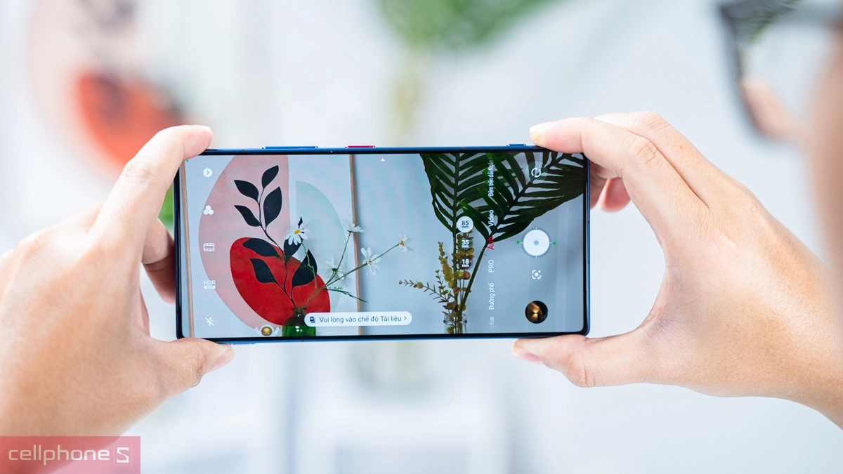Giao diện chụp ảnh chuyên nghiệp với nhiều tiêu cự trên màn hình điện thoại Nubia Z Series
