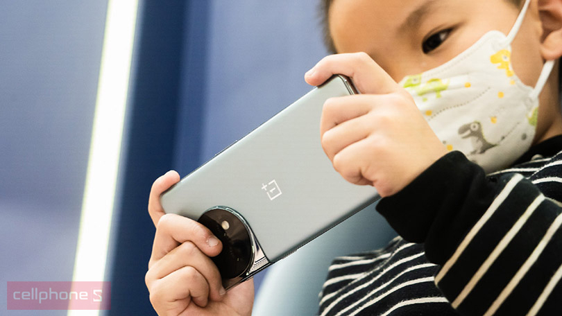Đánh giá điện thoại OnePlus Ace 2