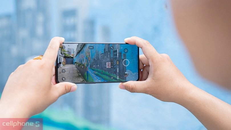 Camera chuẩn flagship, chụp đêm siêu chi tiết