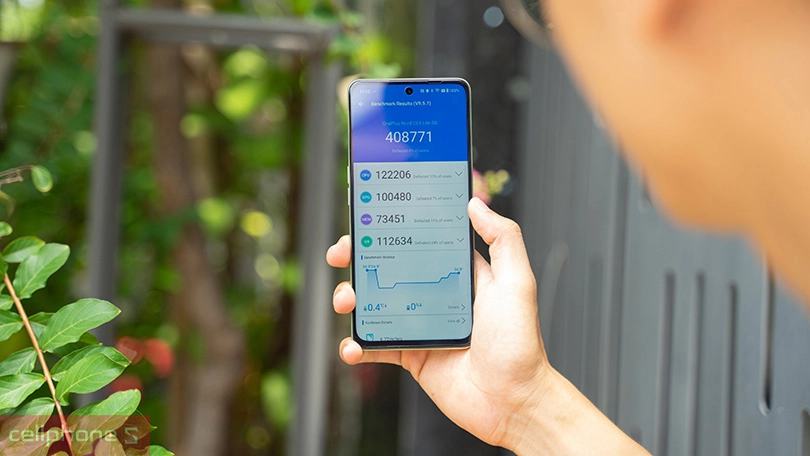 Thiết kế Nord CE 3 Lite 5G hiện đại, cấu hình mạnh mẽ