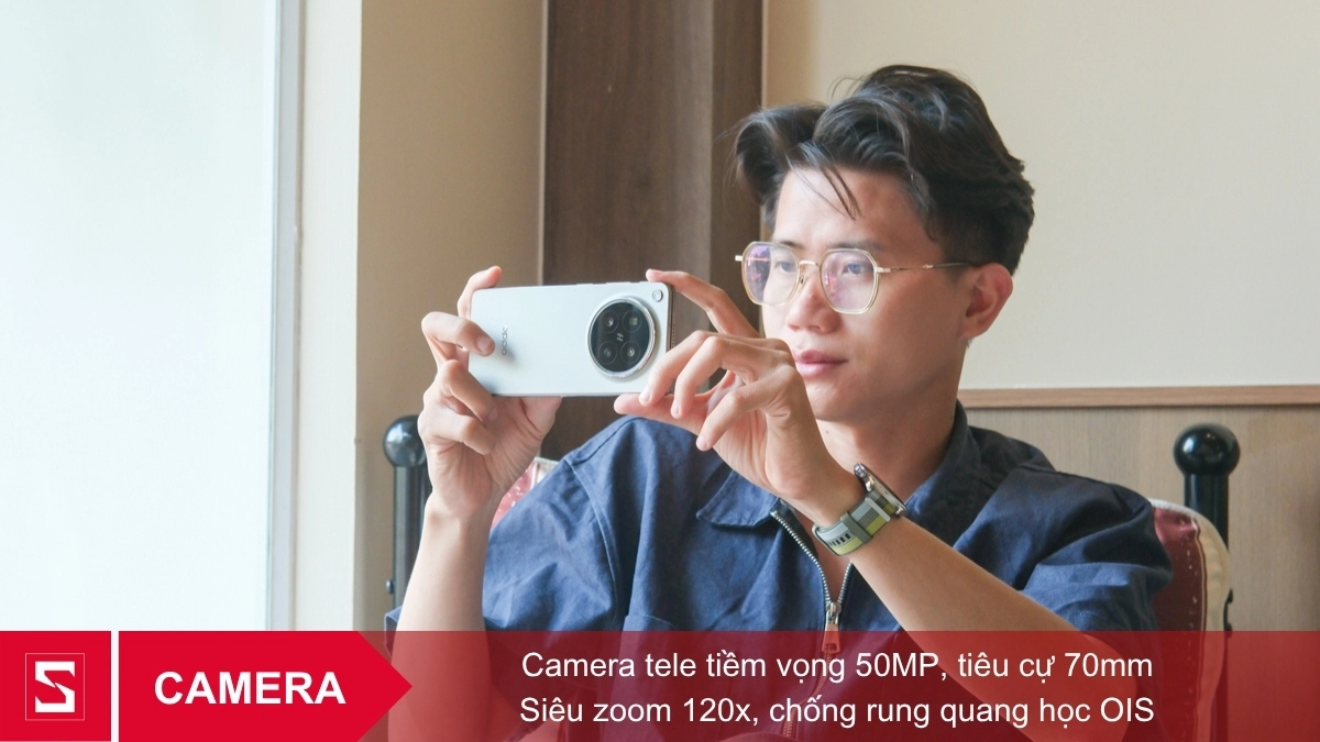 Người dùng chụp ảnh bằng camera tele 50MP zoom 120x trên OPPO Find N6 màu titan