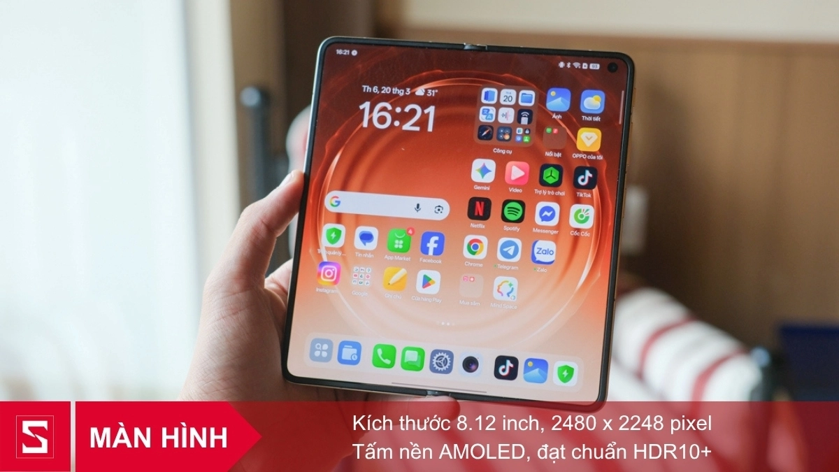 Màn hình trong lớn của OPPO Find N6 hiển thị giao diện ColorOS đầy đủ ứng dụng