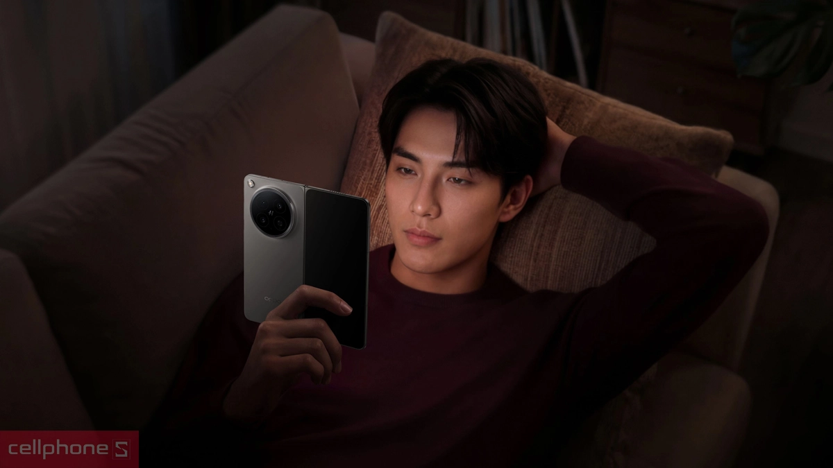 OPPO Find N6 cung cấp màn hình chính 8.12 inch và màn hình phụ 6.62 inch cùng độ sáng tiêu chuẩn ở mức 600 nits