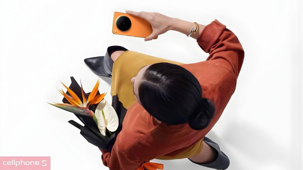 OPPO Find N6 có thân hình mỏng nhẹ với trọng lượng 225g