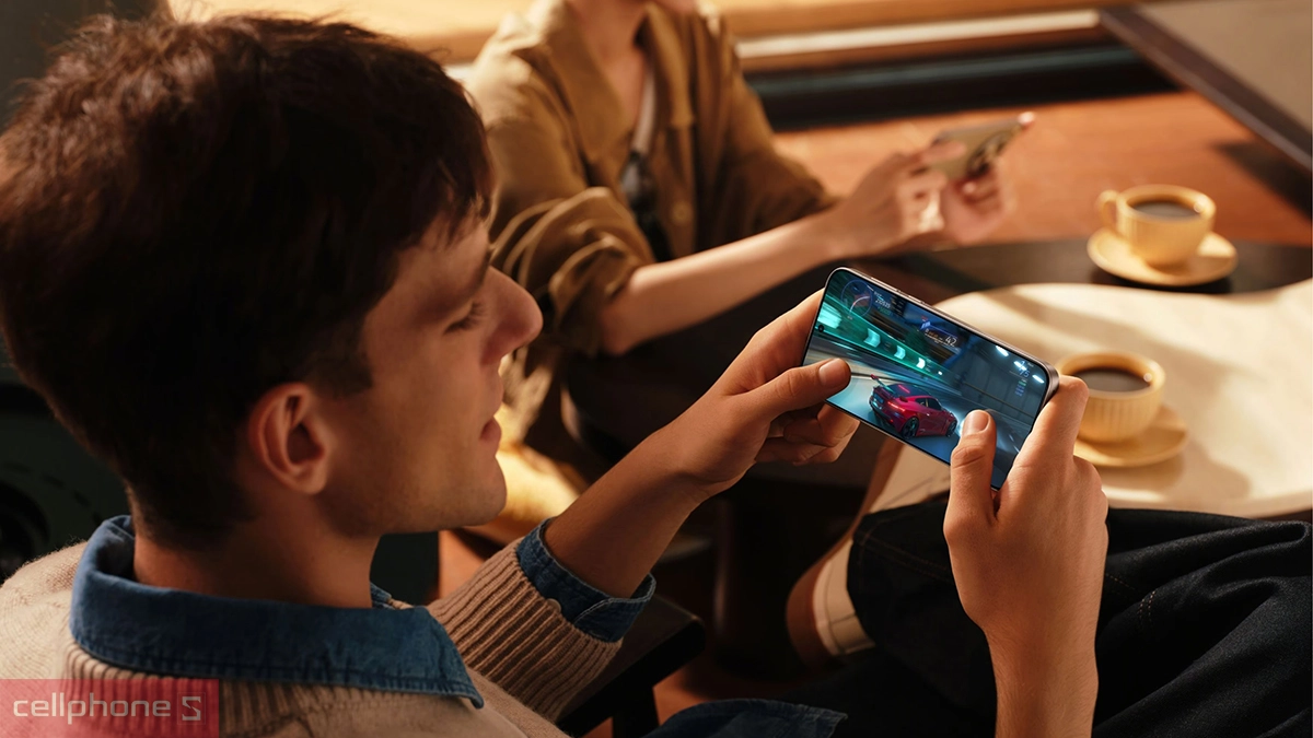 Dung lượng pin trên các phiên bản OPPO Find X thường ở mức đủ dùng cả ngày với các tác vụ chơi game