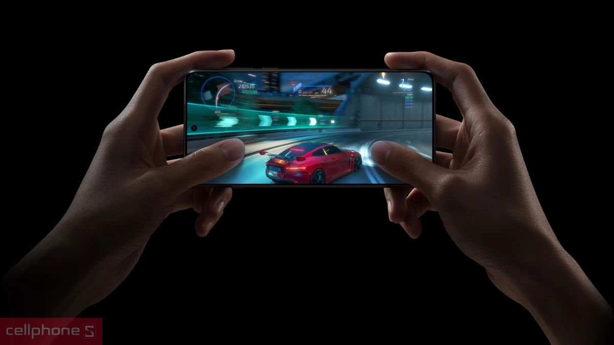 OPPO X với kích thước màn hình hiển thị lớn cùng độ sáng cao mang lại trải nghiệm rõ nét